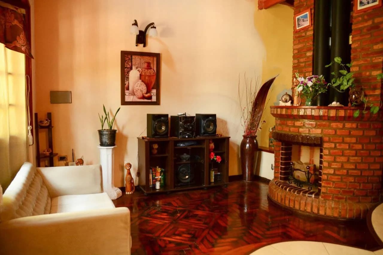 CASA - Bº SAN MARTIN - BONEO 4600