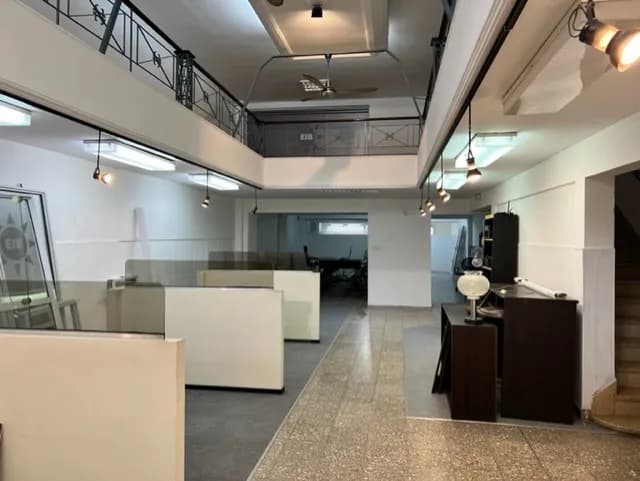 LOCAL COMERCIAL  -  MICRO-CENTRO - HIPOLITO IRIGOYEN 2400