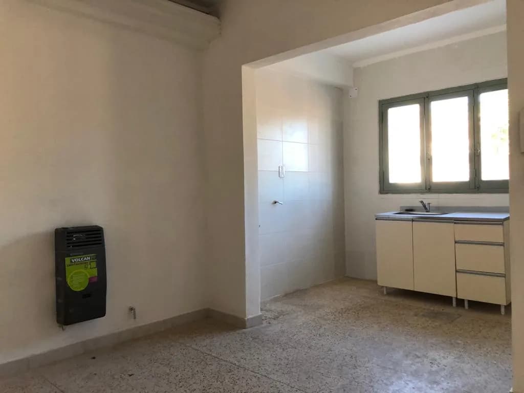 DEPARTAMENTOS/ COCHERAS/ LOCAL COMERCIAL - BARRIO ROMA - LAMADRID 2500