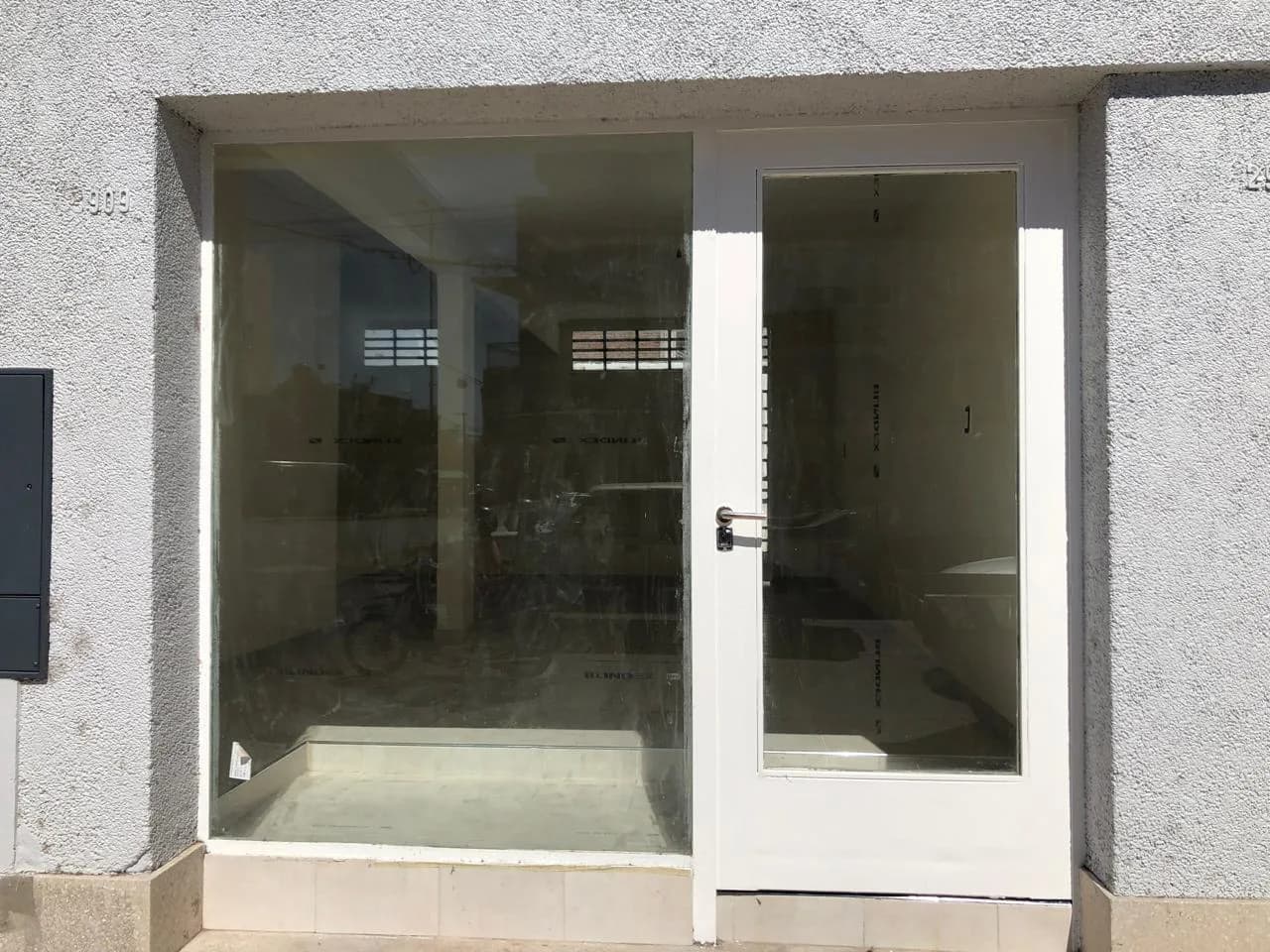 LOCAL COMERCIAL EN ALQUILER - ITURRASPE 2900