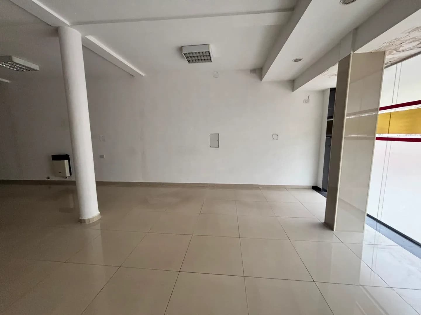 LOCAL - BARRIO CENTRO - HIPÓLITO IRIGOYEN 2454