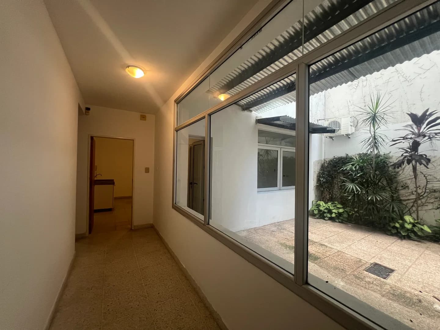 DEPARTAMENTO - BARRIO CENTRO - HIPÓLITO IRIGOYEN 2942